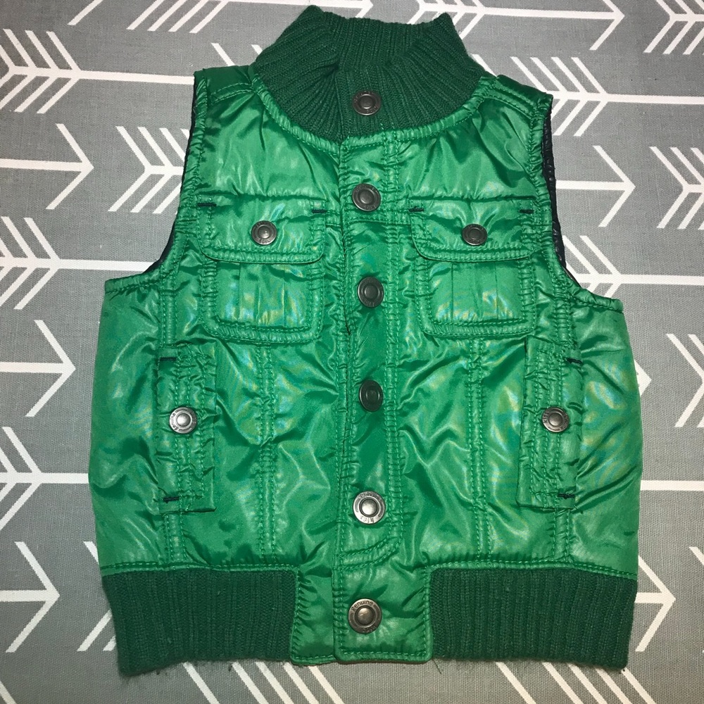 ✨HP✨ OshKosh green vest